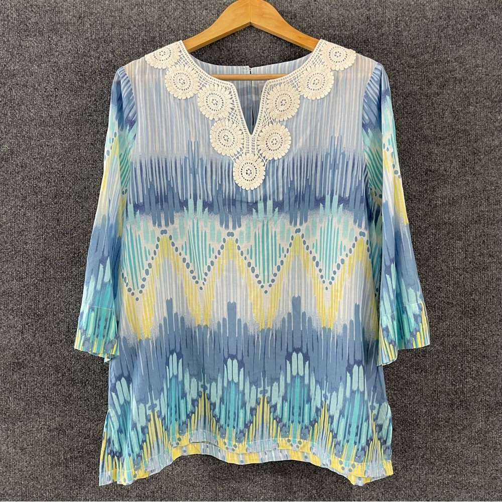 Alfred Dunner Womens Crochet V Neck Boho Top Size 12 Blue Yellow Unlined Casual